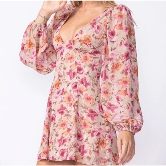 NWOT Sunday Soho Floral Boho Mini Dress with Open Back & Puff Sleeves sz S - Picture 15 of 15